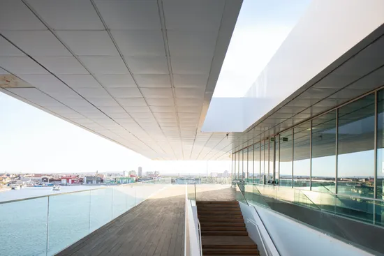 Panneau composite aluminium mosaïque noir et blanc 4 mm PVDF ACM ACP pour façades, plafonds, cloisons, revêtements muraux extérieurs